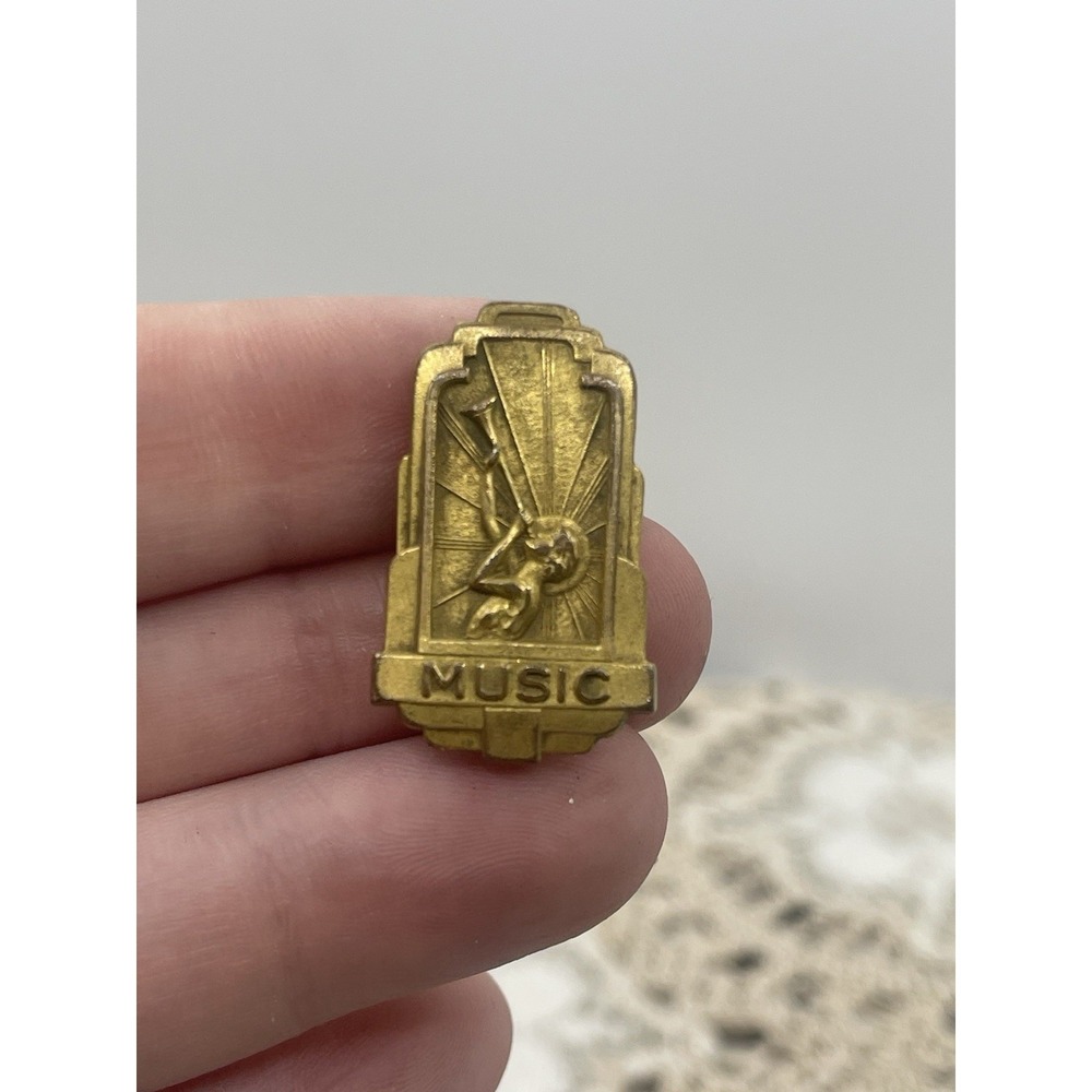 Vintage Art Deco Herald Trumpet Music Musical Pin Balfour‎ Gold Tone Yr  45/46